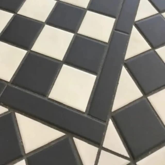Victorian Regal Blk/Wh Corner 23.6x19cm