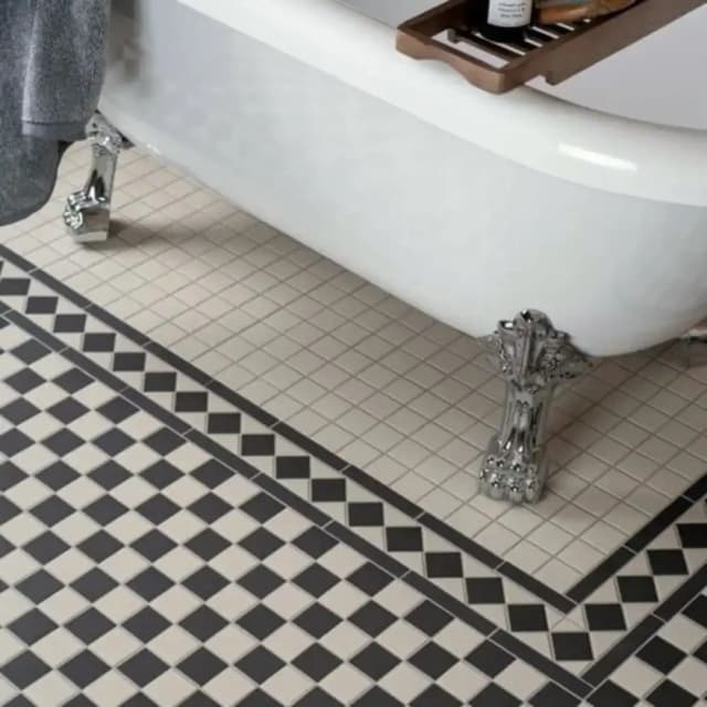 Victorian Regal Blk/Wh Border 42.2x19cm