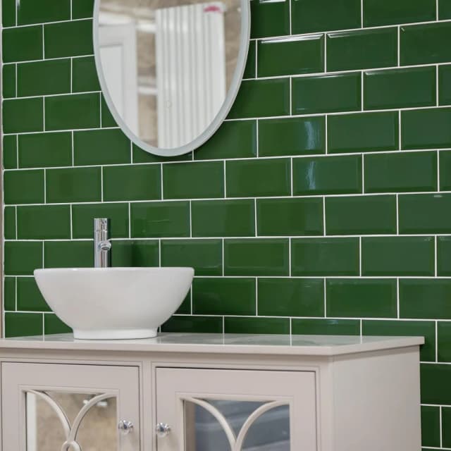 Bevel Bottle Green 10X20