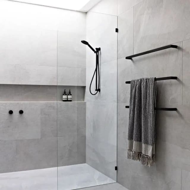 Chicago White Decor