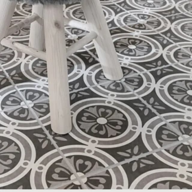Antique Classic 25x25