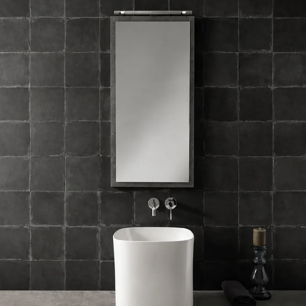 Heirloom Black 20x20