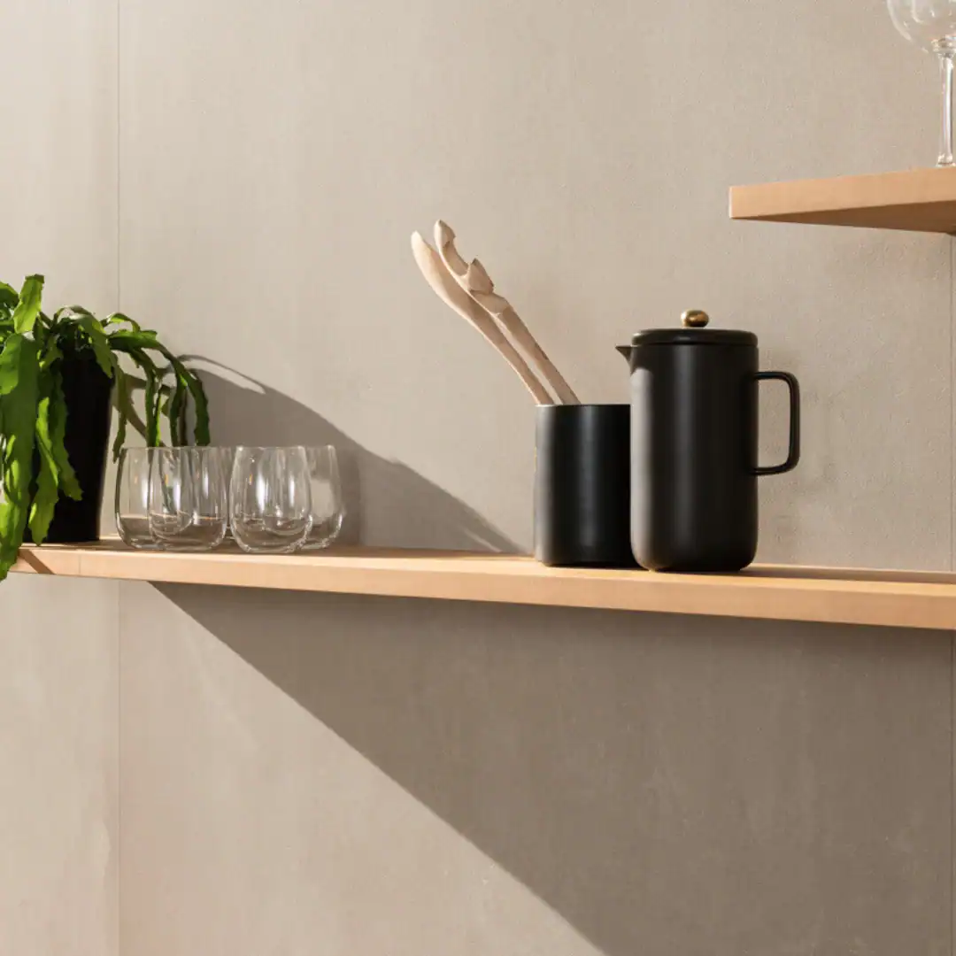 Osaka Avorio concrete-effect beige tile setting