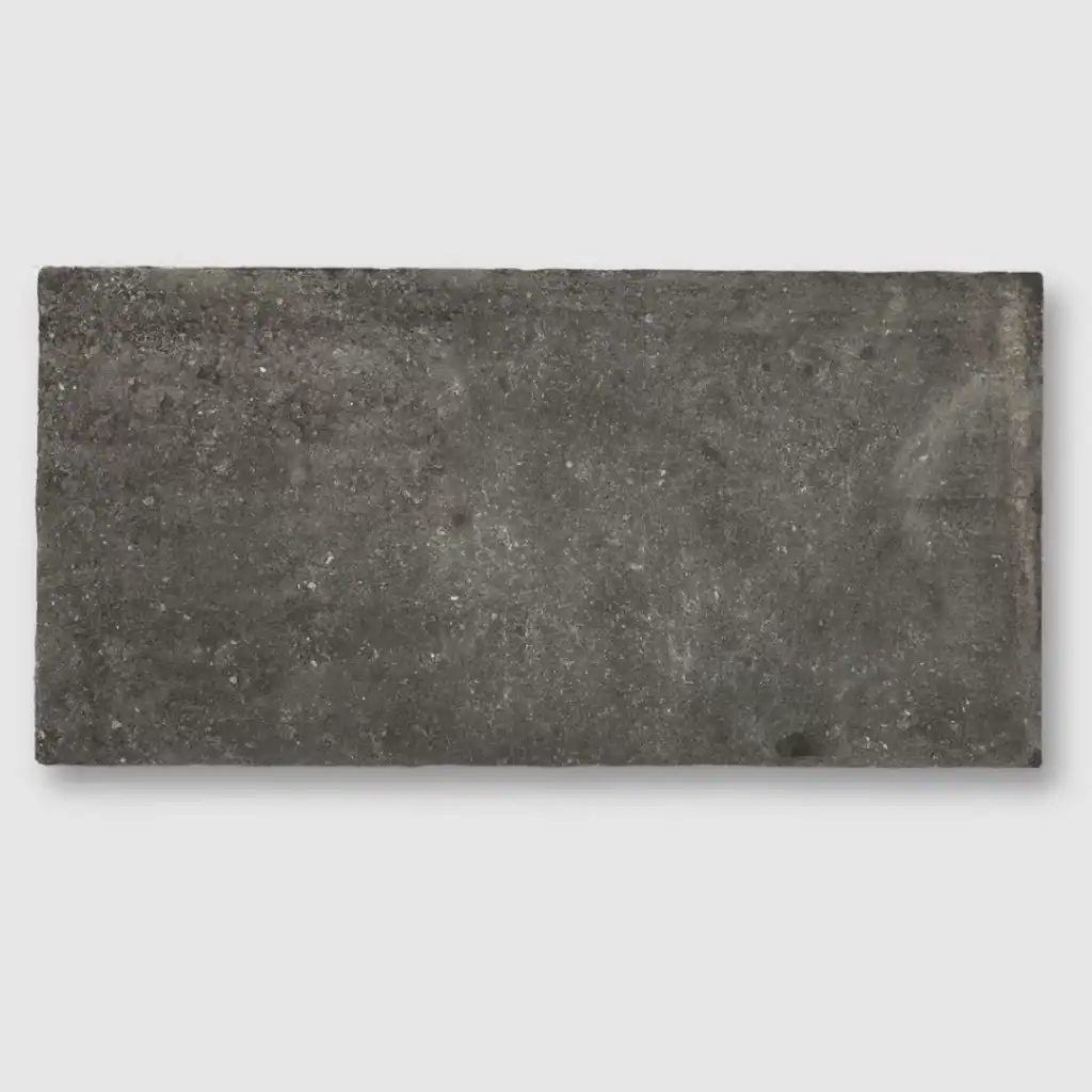 Aged Stone Noir Tile