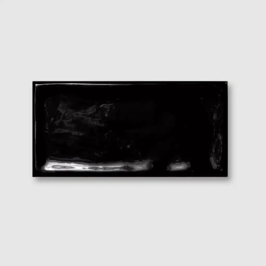 Chic black tile