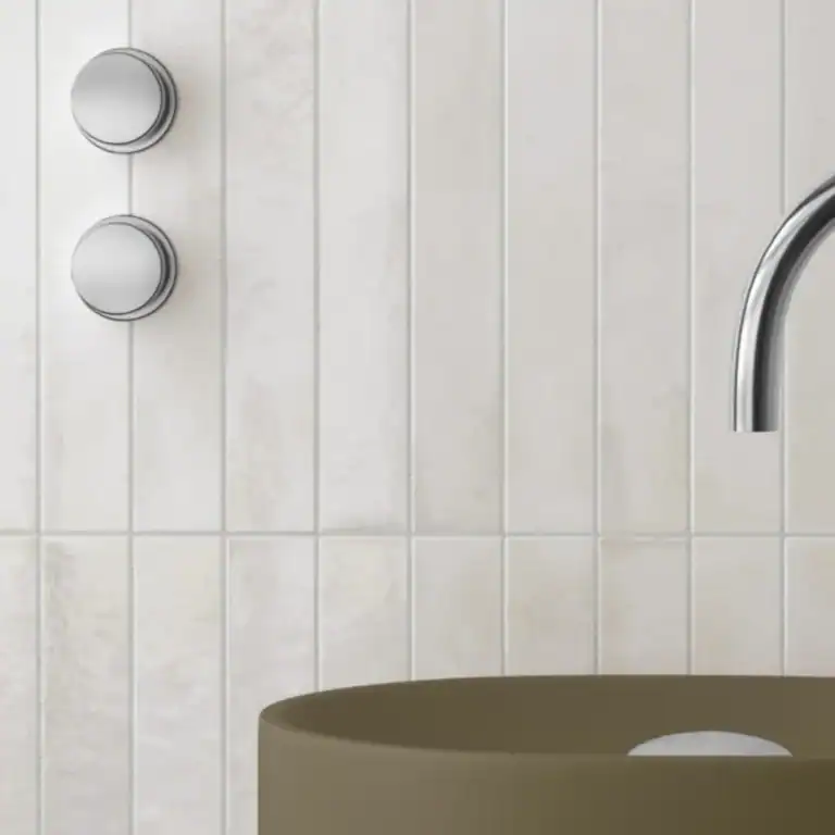 white glossy ceramic tile